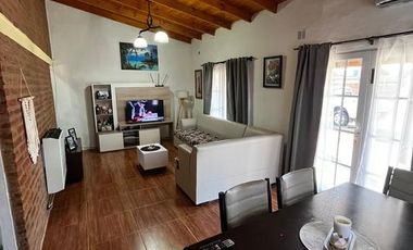 Quinta en venta - 3 Dormitorios 2 Baños - Santa Rosa