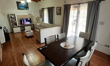 Quinta en venta - 3 Dormitorios 2 Baños - Santa Rosa