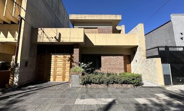 Casa en Ezpeleta Este, a pasos de la estación