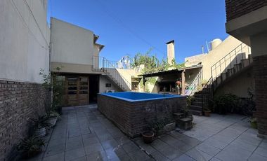 Casa en Ezpeleta Este, a pasos de la estación