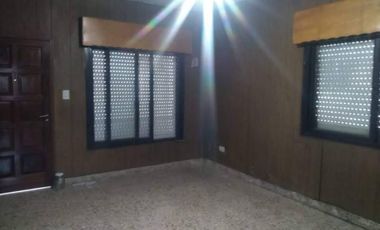 DEPARTAMENTO EN VENTA TIPO CASA LUIS VERNET 4212 (REMEDIOS DE ESCALADA)