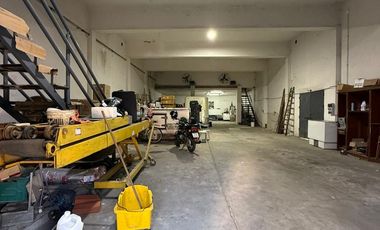 Galpón en  VILLA ADELINA