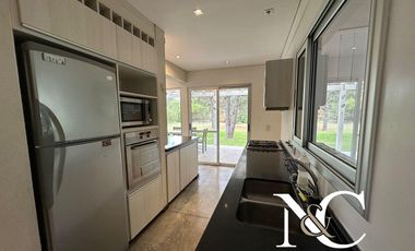 Casa en venta en Costa Esmeralda con gas natural