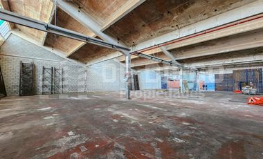 Deposito de 700 m2 en alquiler, dentro de predio con seguridad, Florida Oeste