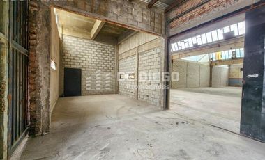 Deposito de 375 m2 en alquiler, dentro de predio con seguridad, Florida Oeste