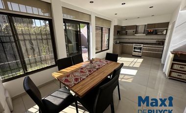 Casa totalmente reciclada a pasos Avenida Calchaquí