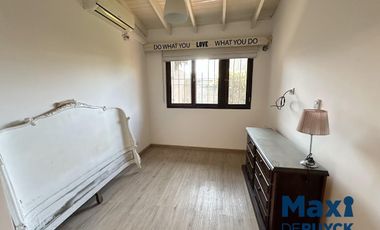 Casa totalmente reciclada a pasos Avenida Calchaquí