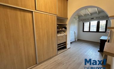 Casa totalmente reciclada a pasos Avenida Calchaquí