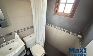 Casa totalmente reciclada a pasos Avenida Calchaquí