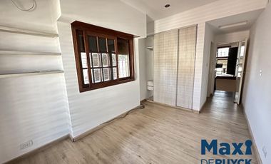 Casa totalmente reciclada a pasos Avenida Calchaquí