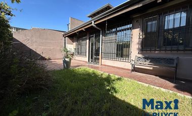 Casa totalmente reciclada a pasos Avenida Calchaquí