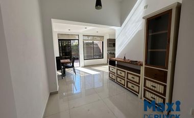 Casa totalmente reciclada a pasos Avenida Calchaquí