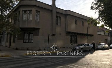 Arriendo Amplia casa Comercial  con gran terreno en el corazón de Ñuñoa