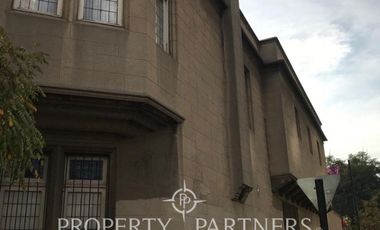 Arriendo Amplia casa Comercial  con gran terreno en el corazón de Ñuñoa