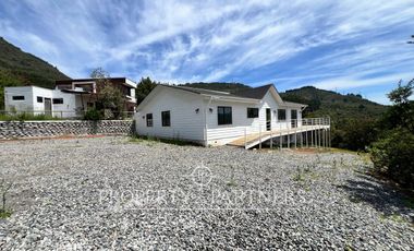 Linda casa en exclusivo condominio en el lago Colbún