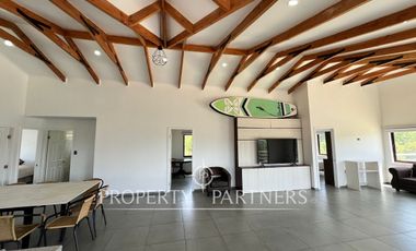 Linda casa en exclusivo condominio en el lago Colbún