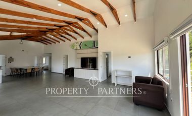 Linda casa en exclusivo condominio en el lago Colbún