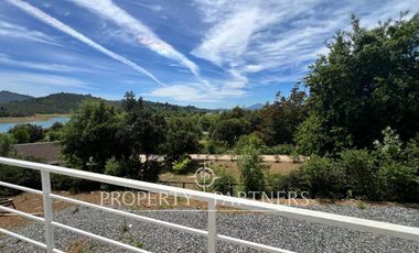 Linda casa en exclusivo condominio en el lago Colbún