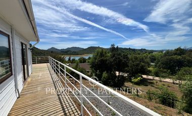 Linda casa en exclusivo condominio en el lago Colbún