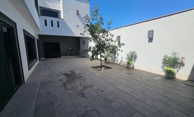 Casa en Venta en Fracc. Viñedos en el exclusivo SECTOR LAS VIÑAS