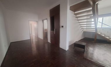 Venta de Casa en Urdesa ideal para vivienda u oficina