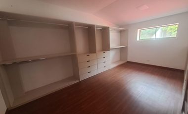Venta de Casa en Urdesa ideal para vivienda u oficina