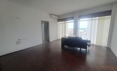 Venta de Casa en Urdesa ideal para vivienda u oficina