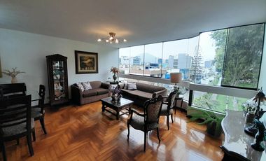 DEPARTAMENTO EN VENTA EN LA MEJOR ZONA DE SURCO CON LINDA VISTA A PARQUE