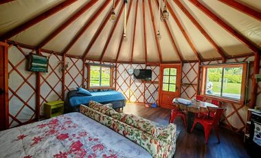 PARCELA CON YURTAS PARA PROYECTO TURÍSTICO EN SECTOR CHAMIZA