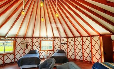 PARCELA CON YURTAS PARA PROYECTO TURÍSTICO EN SECTOR CHAMIZA