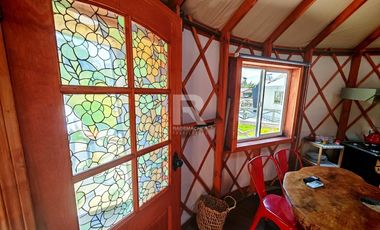 PARCELA CON YURTAS PARA PROYECTO TURÍSTICO EN SECTOR CHAMIZA