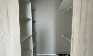 SE VENDE DEPARTAMENTO, SAN PETERSBURGO (CÓD. 526)