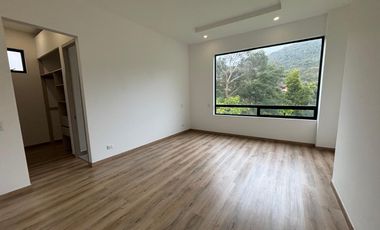 Encantadora Casa Campestre con Vista Panorámica en La Calera