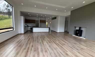 Encantadora Casa Campestre con Vista Panorámica en La Calera