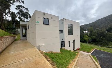Encantadora Casa Campestre con Vista Panorámica en La Calera