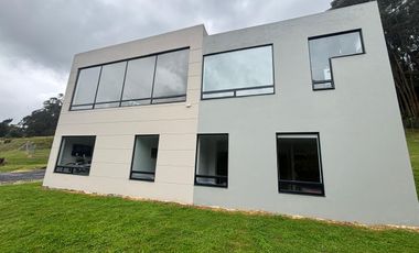 Encantadora Casa Campestre con Vista Panorámica en La Calera