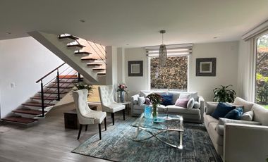 Espectacular casa de 3 niveles en condominio campestre, ubicado en Chia