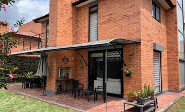 Espectacular casa de 3 niveles en condominio campestre, ubicado en Chia