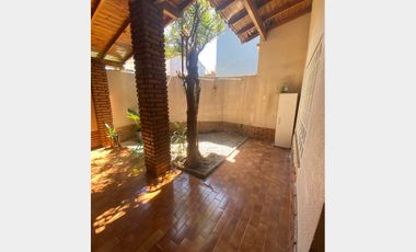 Casa  en Alquiler Villa Luzuriaga / La Matanza (B111 607)