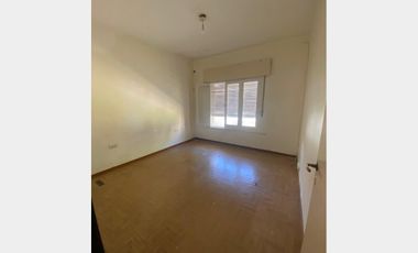 Casa  en Alquiler Villa Luzuriaga / La Matanza (B111 607)