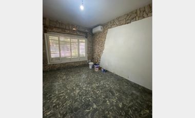 Casa  en Alquiler Villa Luzuriaga / La Matanza (B111 607)