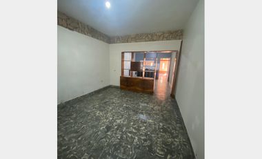 Casa  en Alquiler Villa Luzuriaga / La Matanza (B111 607)