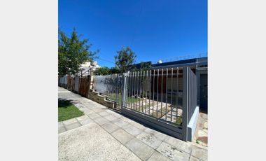 Casa  en Alquiler Villa Luzuriaga / La Matanza (B111 607)