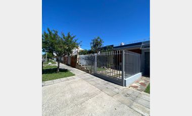 Casa  en Alquiler Villa Luzuriaga / La Matanza (B111 607)