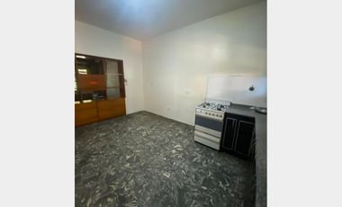 Casa  en Alquiler Villa Luzuriaga / La Matanza (B111 607)