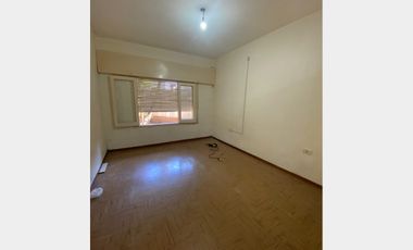 Casa  en Alquiler Villa Luzuriaga / La Matanza (B111 607)