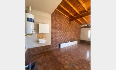 Casa  en Alquiler Villa Luzuriaga / La Matanza (B111 607)