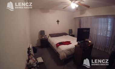 NUEVO PRECIO!!! EXCELENTE CHALET  5 AMB.C/COCHERA, PILETA Y JARDIN. QUILMES OESTE. nuevo precio!