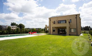 Casa en venta - Barrio Fincas del Alba, Canning