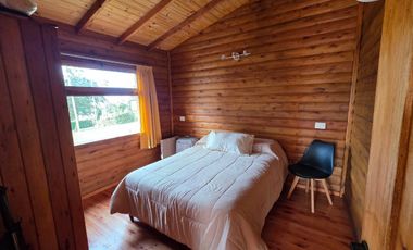 VENTA EXCELENTE CABAÑA TIPO CHALET 3 AMB . CASI NUEVA- PISCINA-EQUIPADA-A MTS CENTRO COMERCIAL SIERRA DE LOS PADRES- ASFALTO-